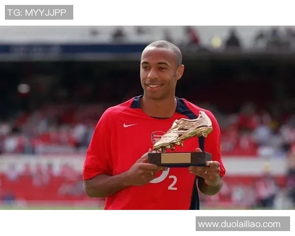 欧洲足球豪门球星领衔球队征战国际赛场成就传奇与荣耀