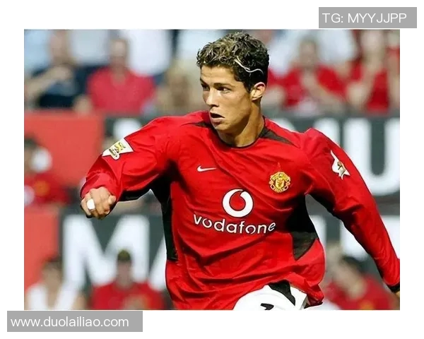 历届退役足球巨星风采回顾与辉煌岁月全景展现 历届退役足球巨星风采回顾与辉煌岁月全景展现